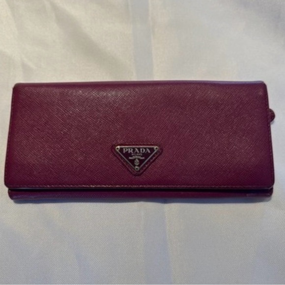 Prada Saffiano wallet